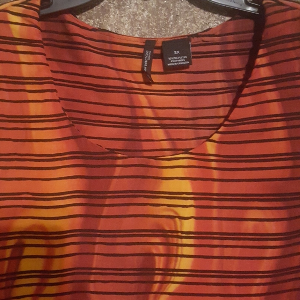 New Directions Woman Top - Picture 2 of 3
